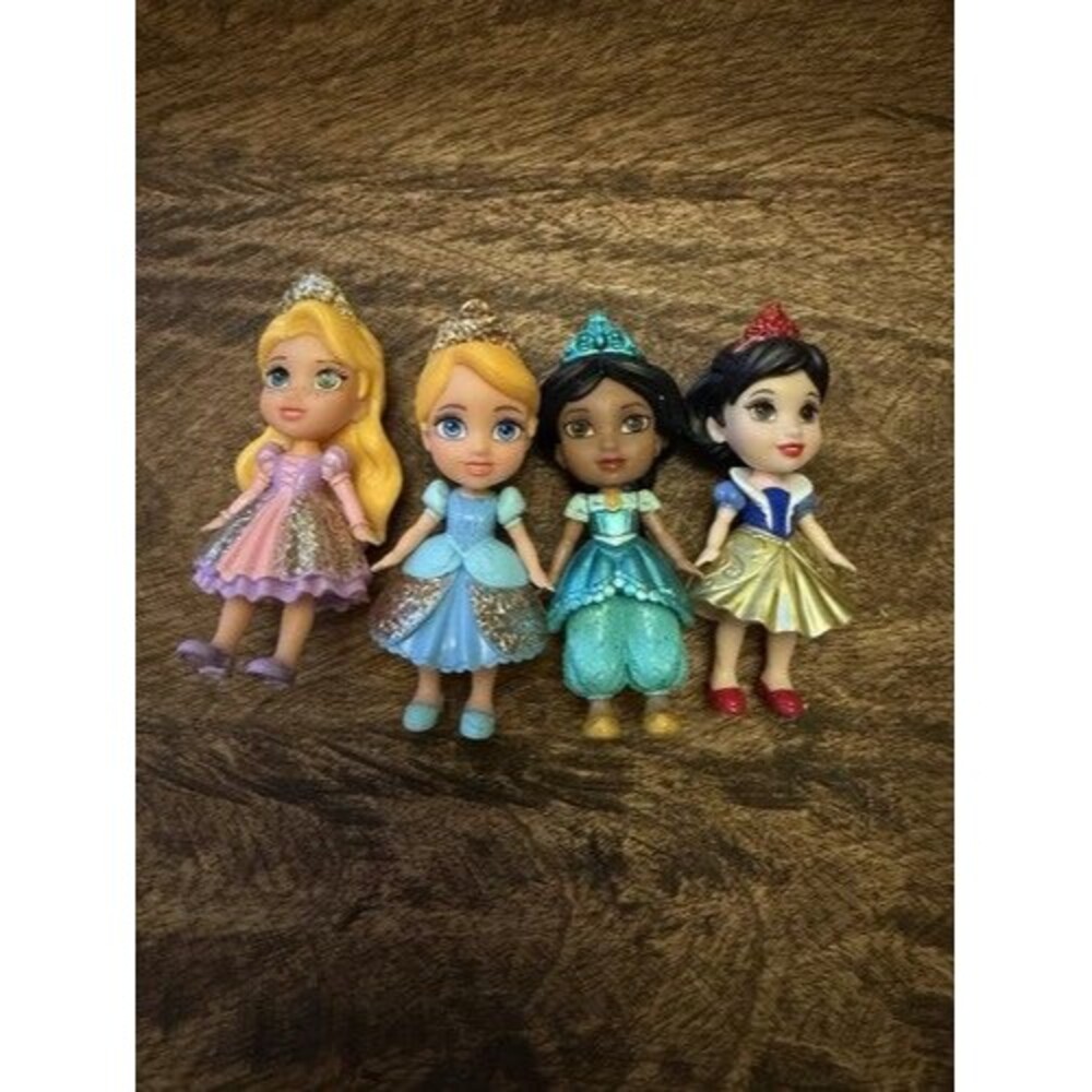 Disney Princess Lot of 4 Mini Figure Dolls 3 in Rapunzel Cinderella Jasmine Snow